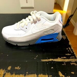 Boys brand new Nikes! Size 1!